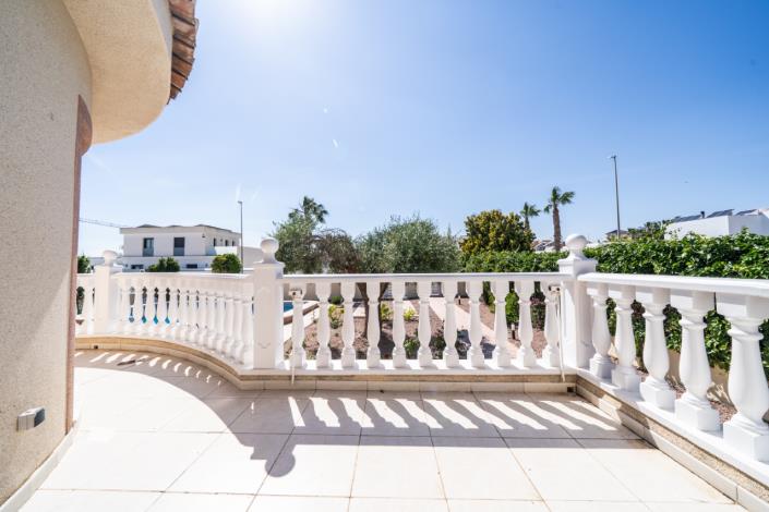 Image No.10-4 Bed Villa for sale