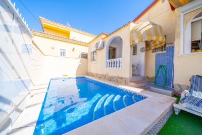Detached-Property-for-sale-in-Alicante--11---Canva-
