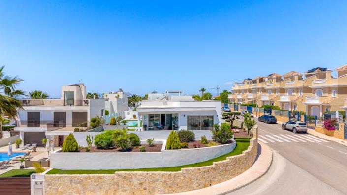 Image No.3-3 Bed Villa for sale