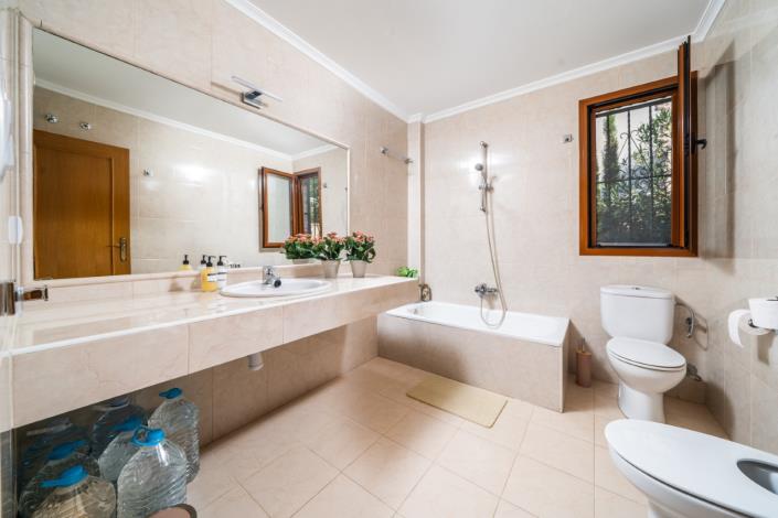 Image No.26-4 Bed Villa for sale