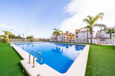 Apartment-for-sale-in-La-Marina-close-to-the-beach--4---Portals-