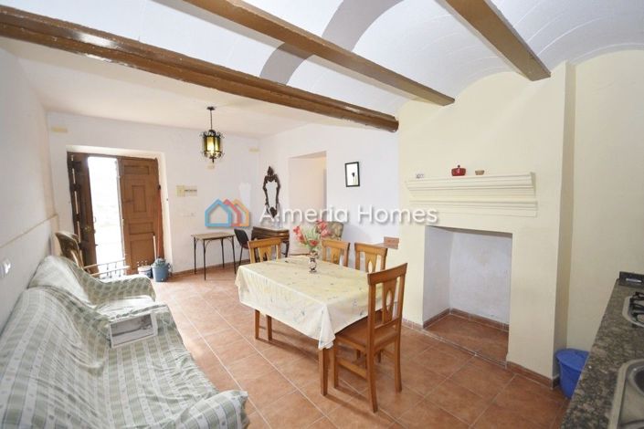 Image No.11-6 Bed Country House for sale