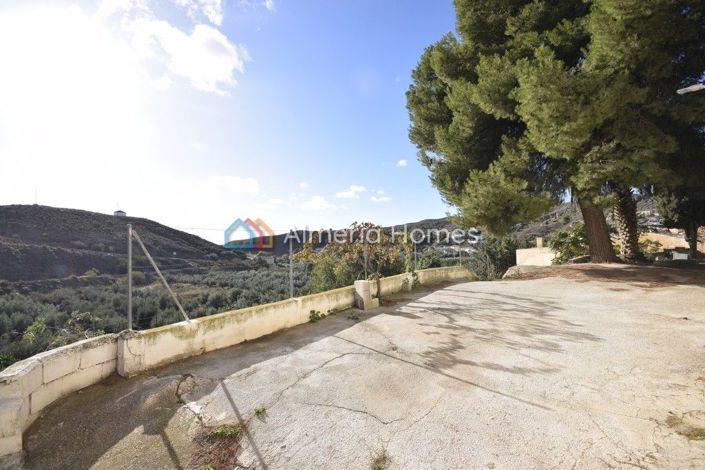 Image No.8-6 Bed Country House for sale