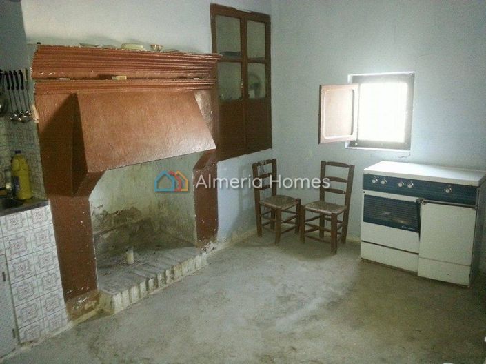 Image No.10-4 Bed Country House for sale