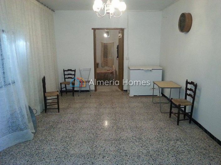 Image No.2-4 Bed Country House for sale