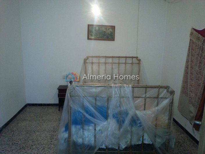 Image No.5-4 Bed Country House for sale