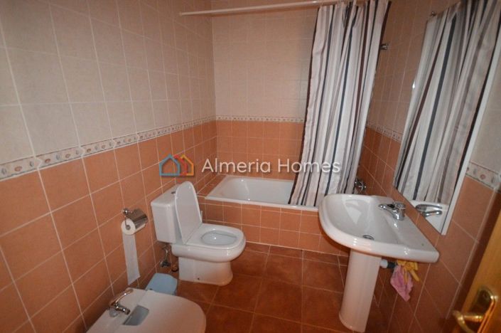 Image No.7-3 Bed Apartment for sale