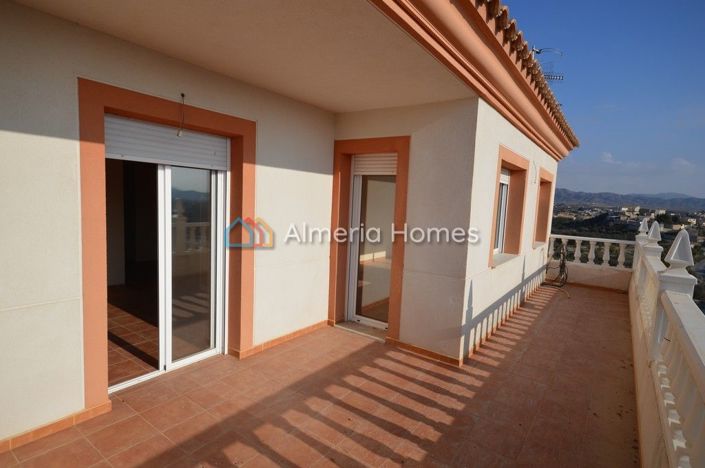 Image No.10-3 Bed Apartment for sale