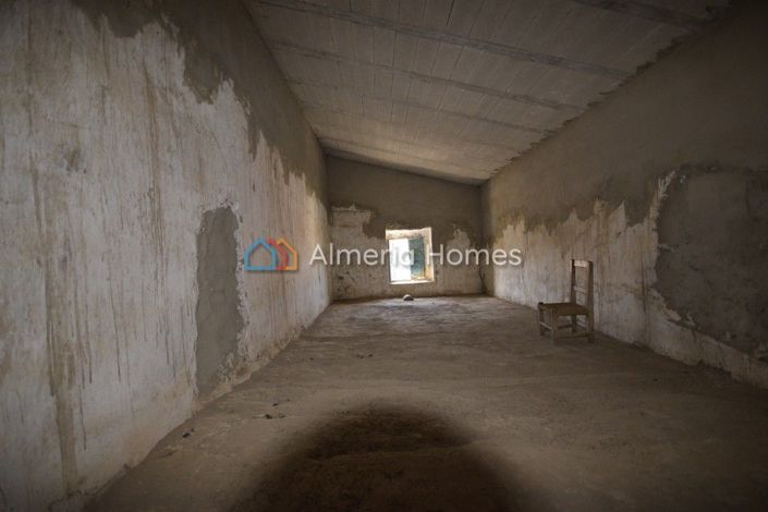 Image No.6-2 Bed Country House for sale