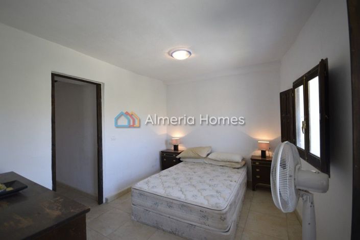 Image No.10-3 Bed Townhouse for sale