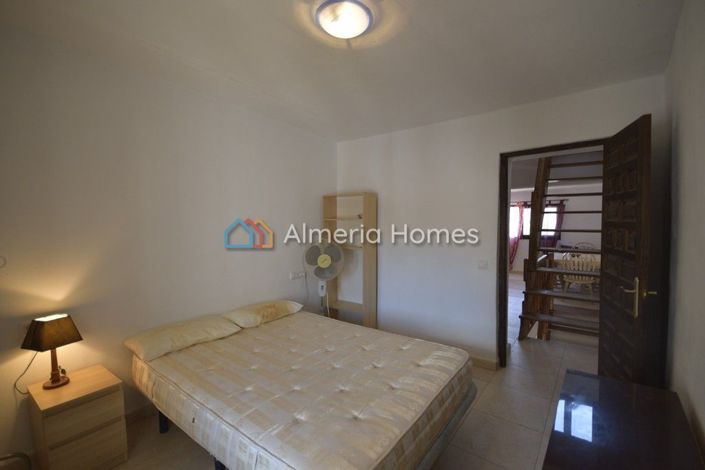 Image No.15-3 Bed Townhouse for sale