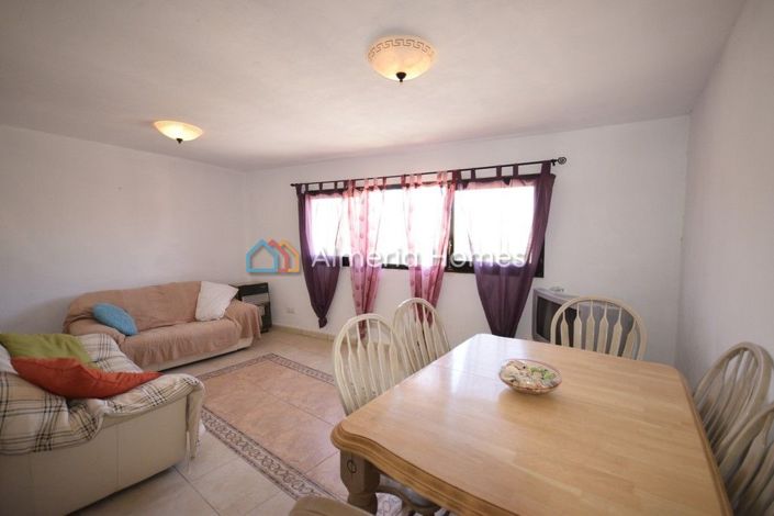 Image No.4-3 Bed Townhouse for sale