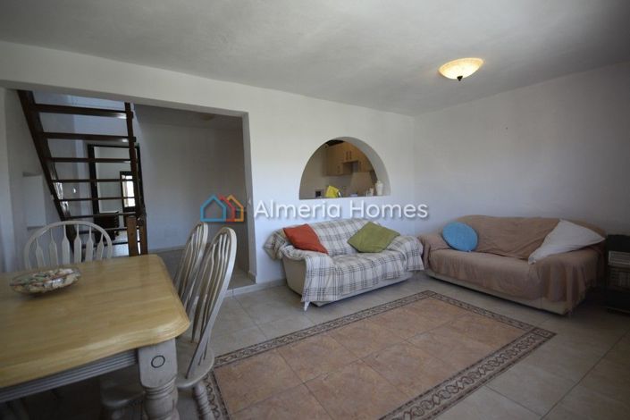 Image No.6-3 Bed Townhouse for sale