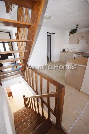 Image No.7-3 Bed Townhouse for sale