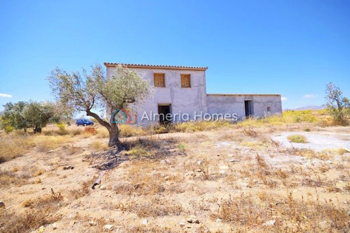 Image No.1-3 Bed Country House for sale