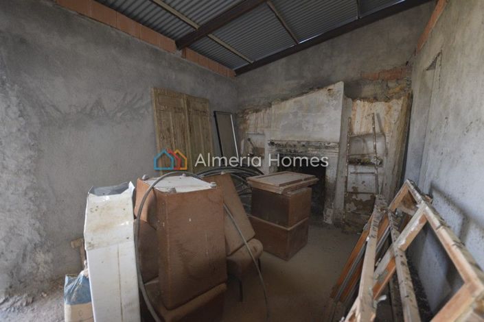 Image No.6-3 Bed Country House for sale