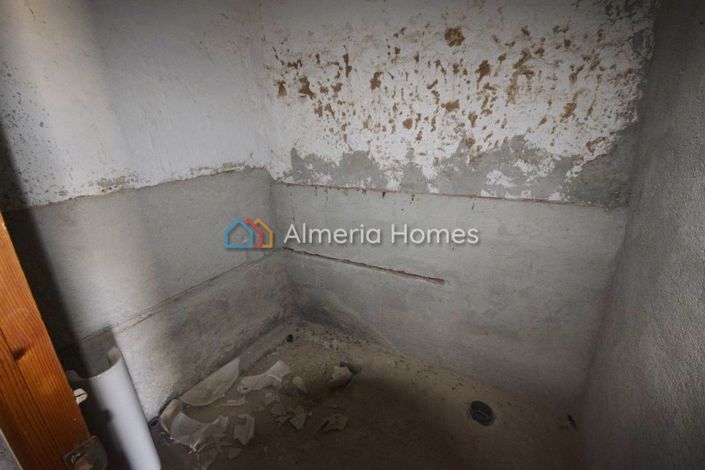 Image No.8-3 Bed Country House for sale