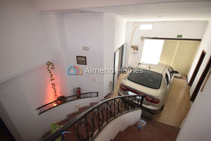 Image No.10-3 Bed Property for sale