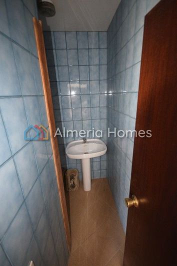 Image No.12-3 Bed Property for sale