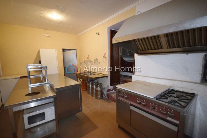 Image No.6-3 Bed Property for sale