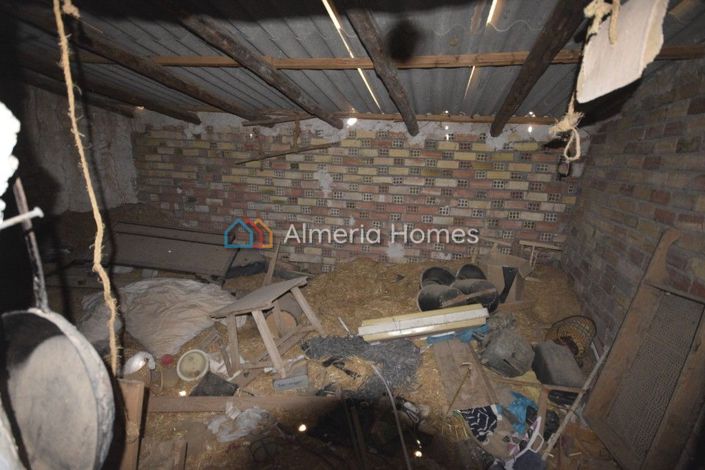 Image No.12-3 Bed Country House for sale