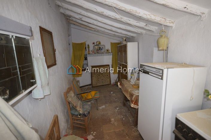 Image No.6-3 Bed Country House for sale