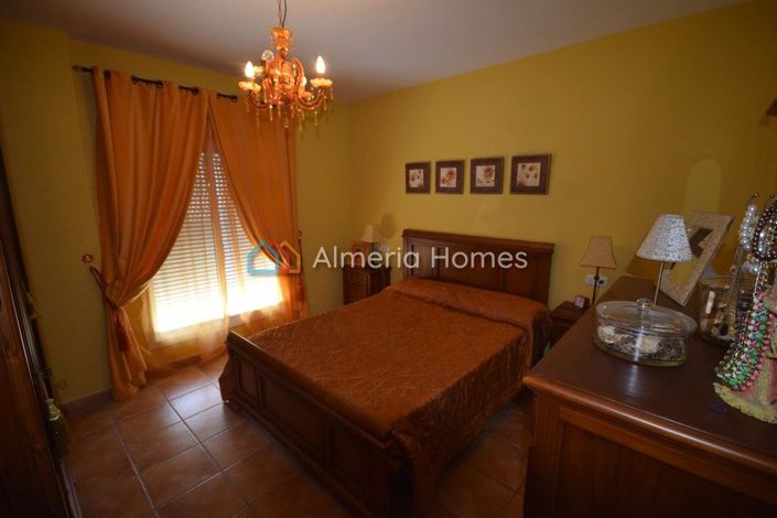 Image No.6-4 Bed Apartment for sale