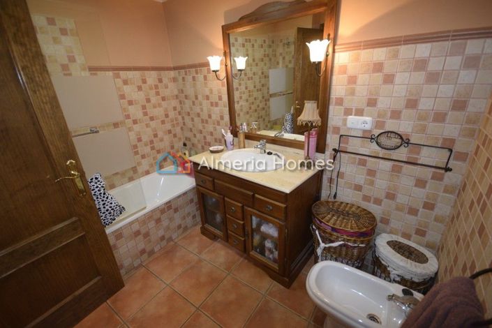 Image No.7-4 Bed Apartment for sale