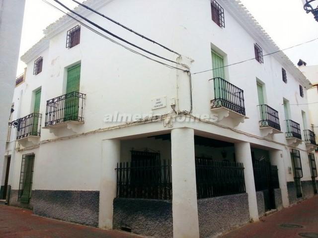 Image No.1-Maison de ville de 9 chambres à vendre à Albánchez