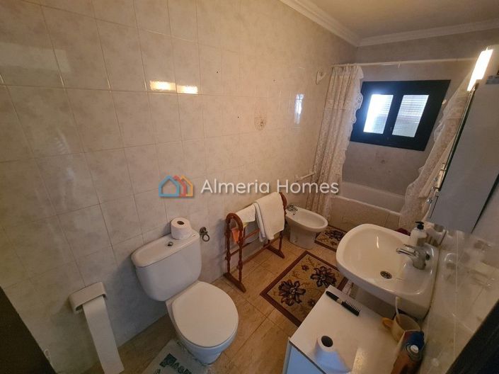 Image No.15-5 Bed Townhouse for sale