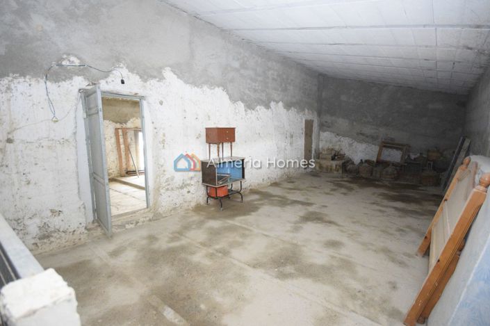 Image No.10-4 Bed Country House for sale