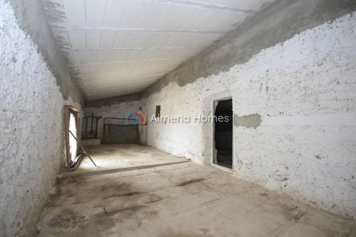 Image No.11-4 Bed Country House for sale