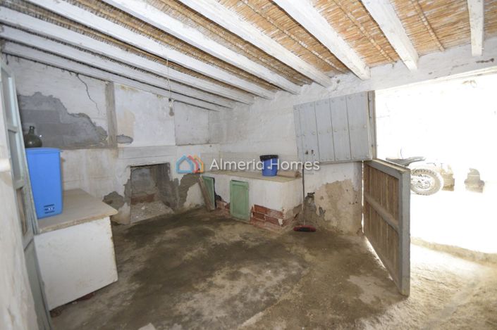 Image No.14-4 Bed Country House for sale