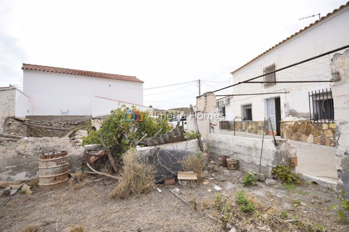 Image No.16-4 Bed Country House for sale