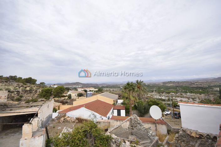 Image No.20-4 Bed Country House for sale