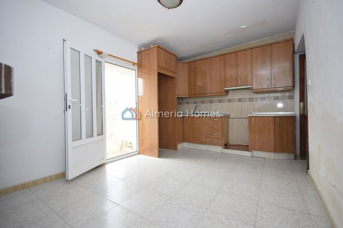 Image No.3-4 Bed Country House for sale