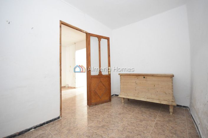 Image No.7-4 Bed Country House for sale