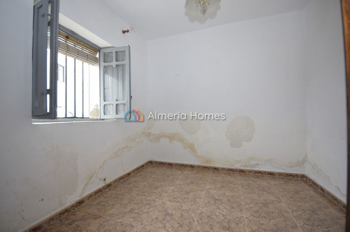 Image No.9-4 Bed Country House for sale