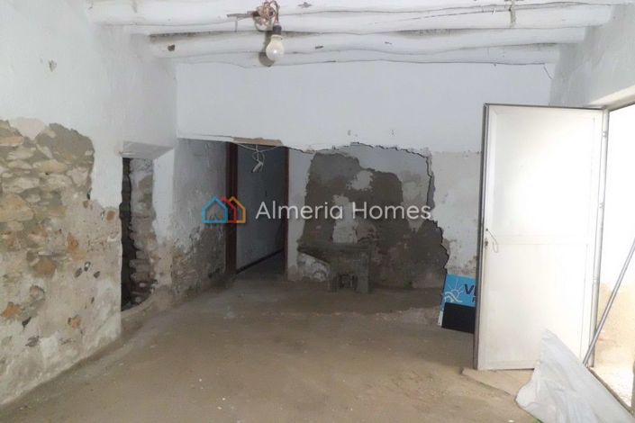 Image No.7-9 Bed Village House for sale