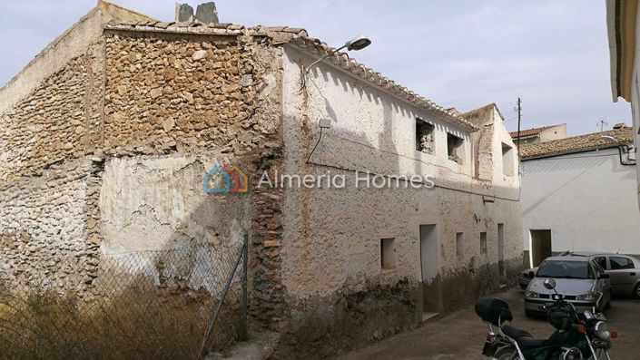 Image No.9-9 Bed Village House for sale