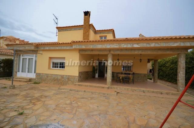 Image No.1-Villa de 4 chambres à vendre à Arboleas