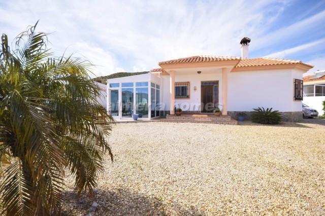 Image No.1-Villa de 2 chambres à vendre à Arboleas