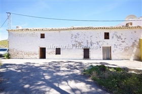 Image No.0-Maison de campagne de 8 chambres à vendre à Arboleas