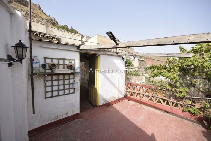 Image No.15-3 Bed Townhouse for sale