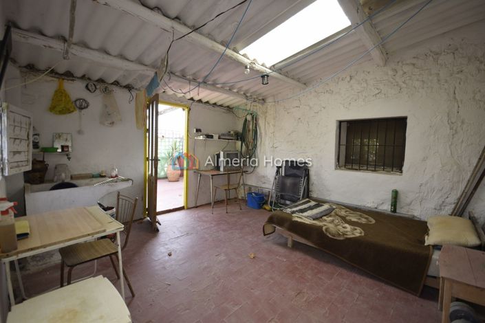 Image No.17-3 Bed Townhouse for sale