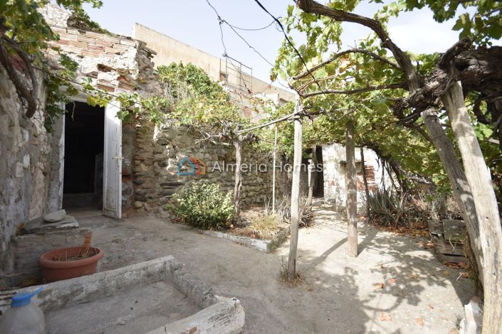 Image No.20-3 Bed Townhouse for sale