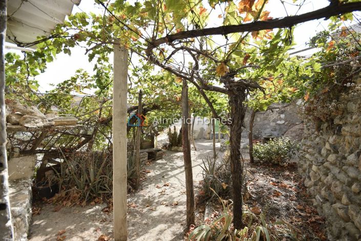 Image No.22-3 Bed Townhouse for sale