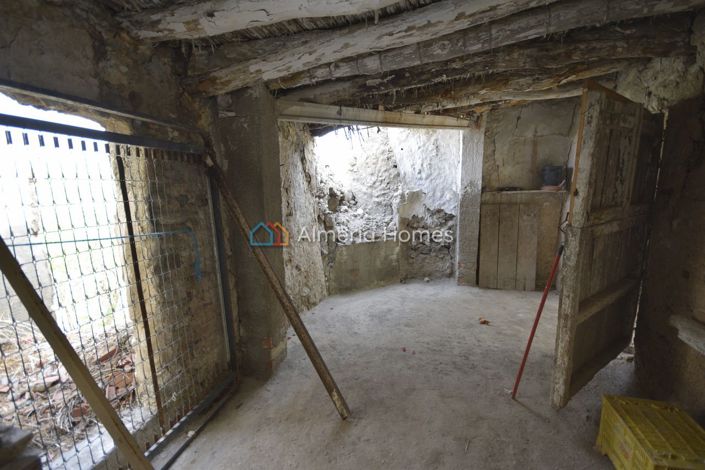 Image No.25-3 Bed Townhouse for sale