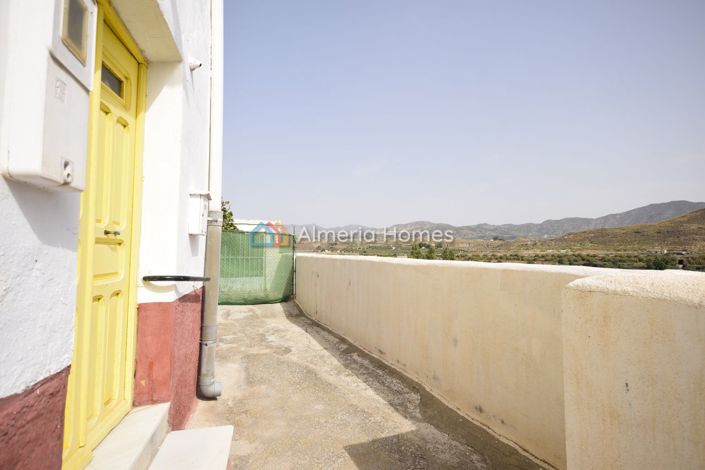 Image No.28-3 Bed Townhouse for sale