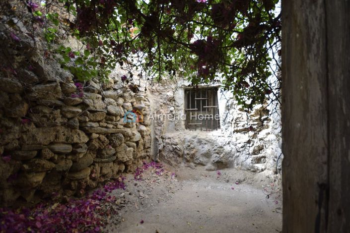 Image No.30-3 Bed Townhouse for sale